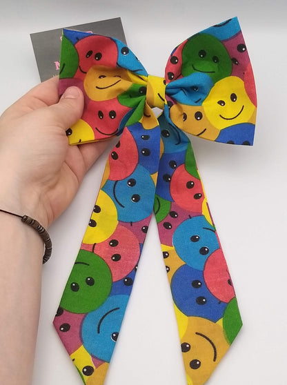 Large Smiley Face Tail Bow